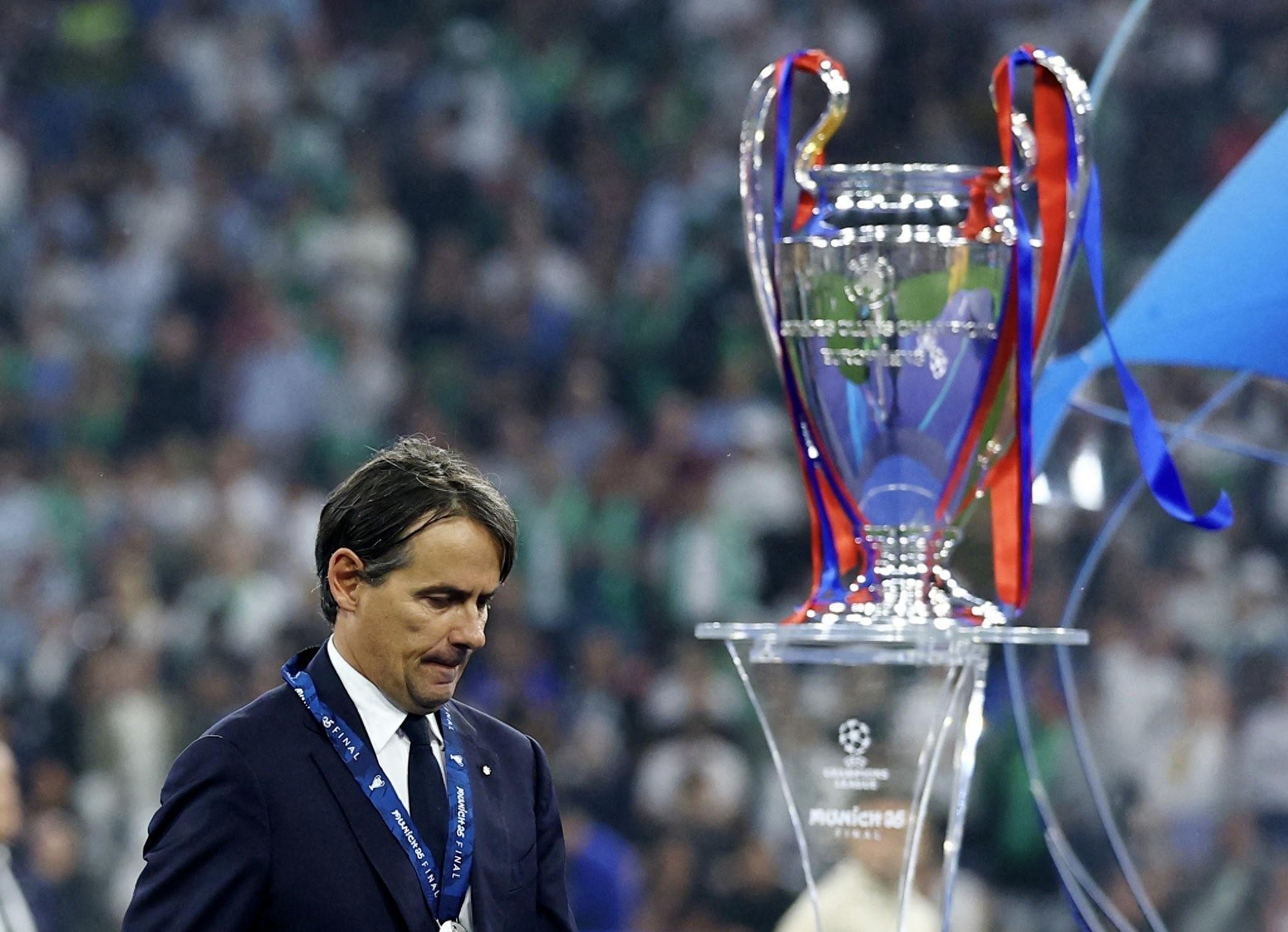 荷甲转会期走向成谜，瓦伦西亚造点机会，质疑声仍在，纪律约束更严格的简单介绍