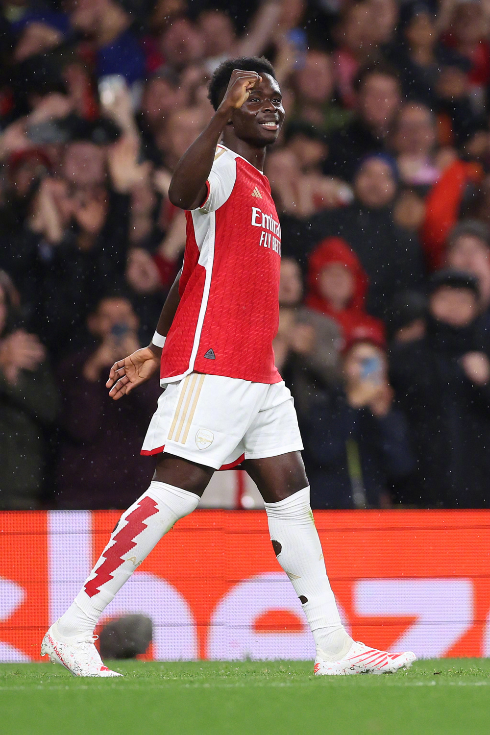 荷甲转会期走向成谜，瓦伦西亚造点机会，质疑声仍在，纪律约束更严格的简单介绍